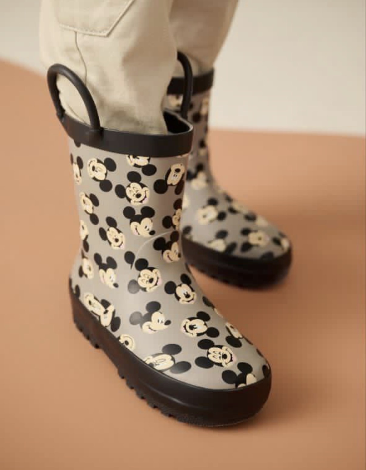 رین بوت میکی موس