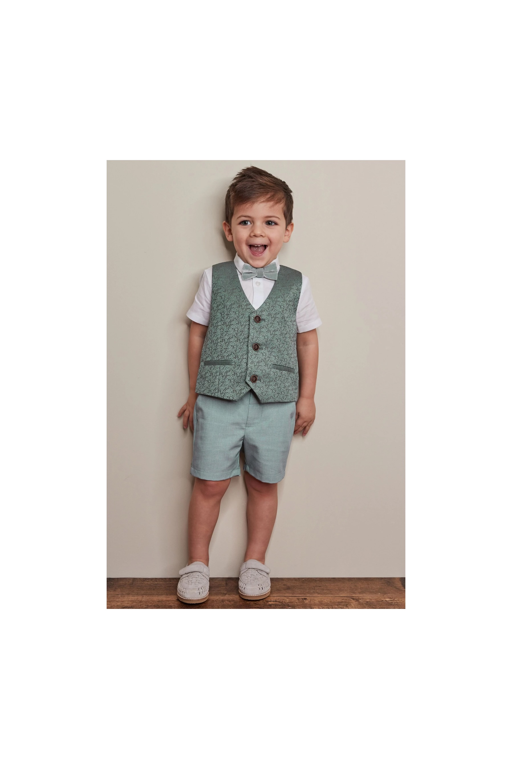 ست پیراهن، جلیقه، پاپیون و شلوارک